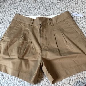 Gap, khaki,pleaded,